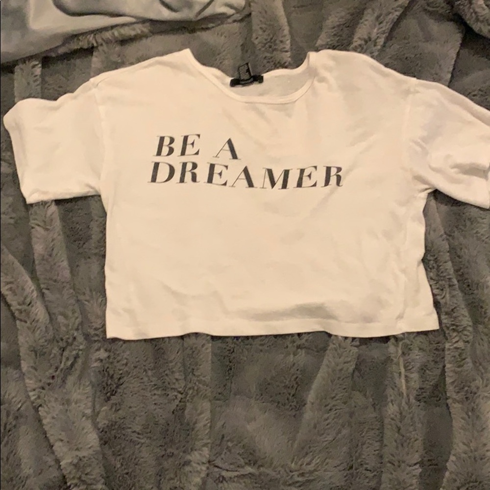 A white shirt that is a good night shirt
